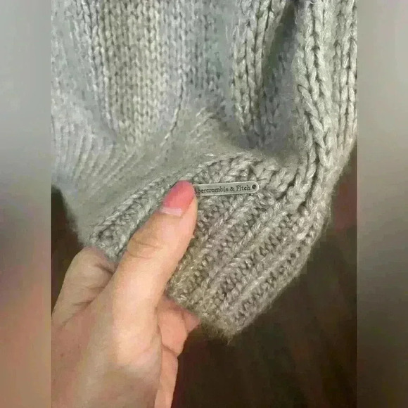 Abercrombie and fitch grey sweater women’s mock neck - Picture 6 of 9